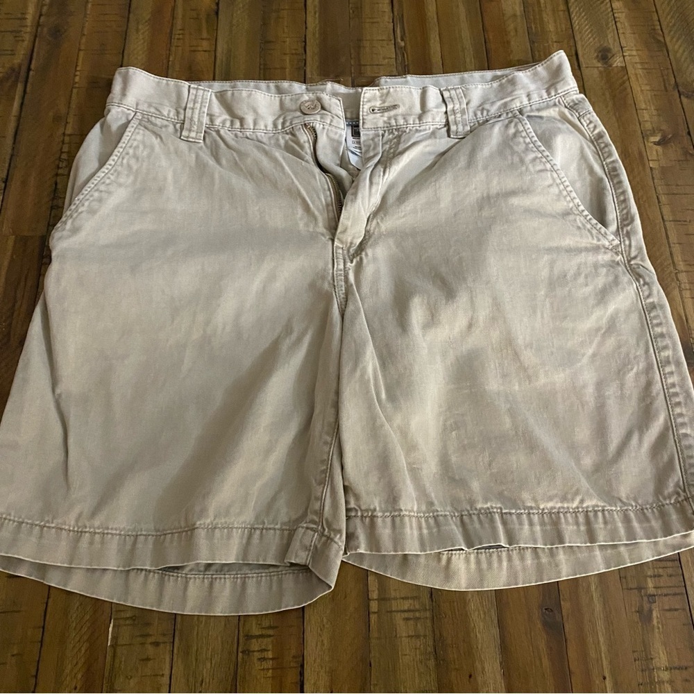 𝅺North Face Men’s Khaki Shorts Size 34